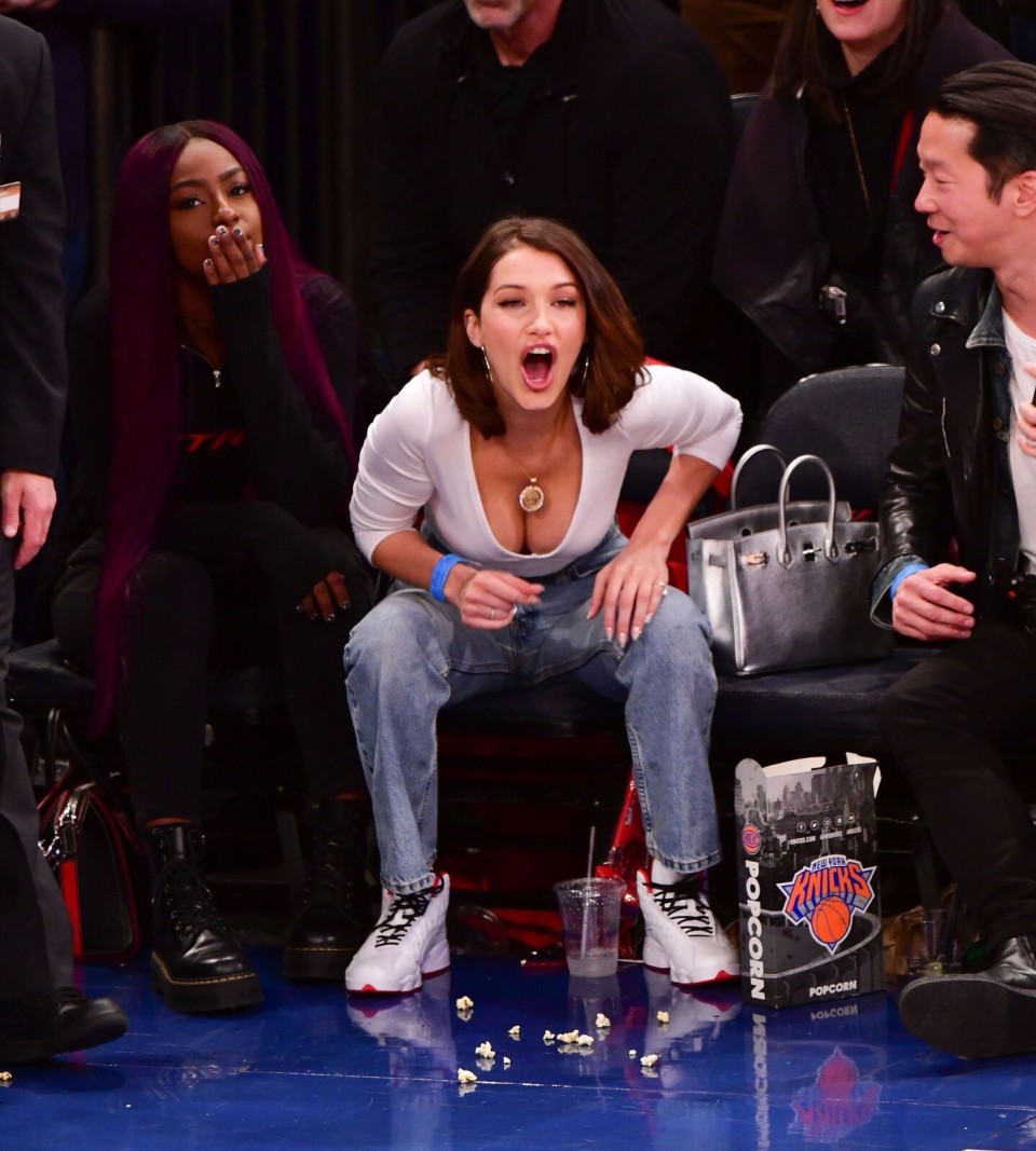 她肩负着家 她肩负着家