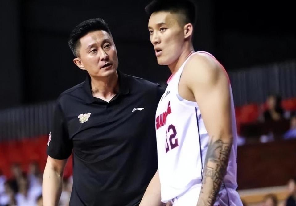 内线问题非, 球员名单